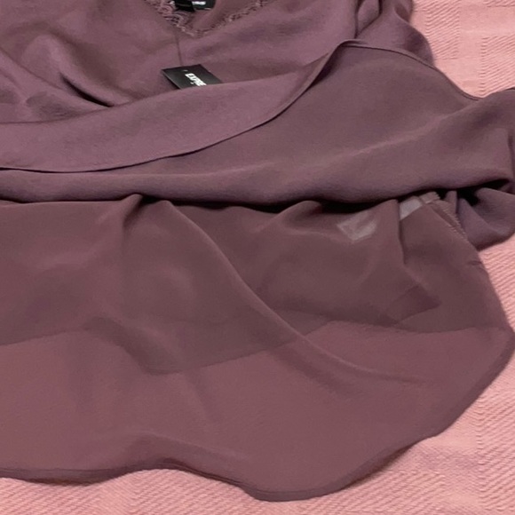 NWT Express women’s plum colored spaghetti strap sleeveless blouse, Size S - Picture 7 of 8